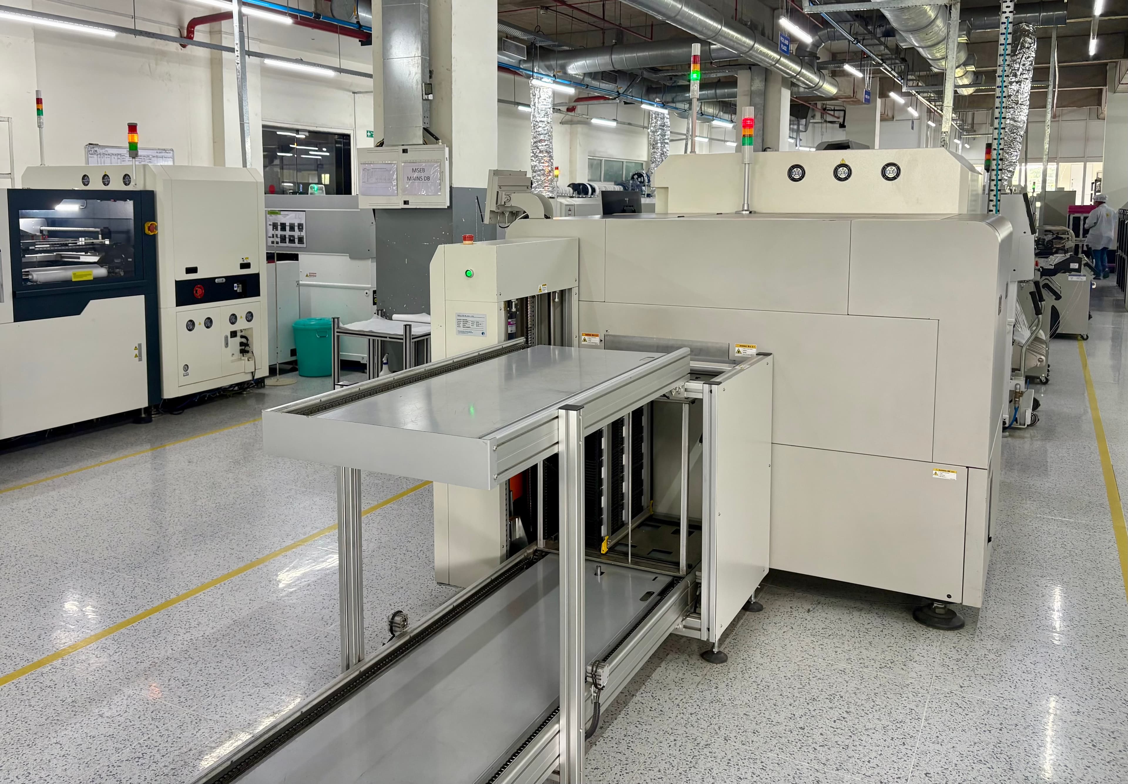 Advanced SMT production lines with Fuji and Yamaha machines